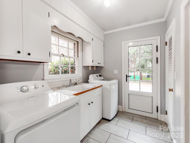 1311 Burtonwood Circle, Charlotte, NC 28212