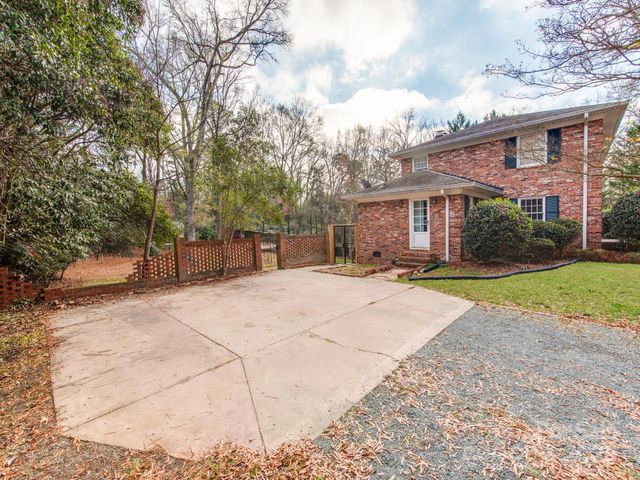 1311 Burtonwood Circle, Charlotte, NC 28212