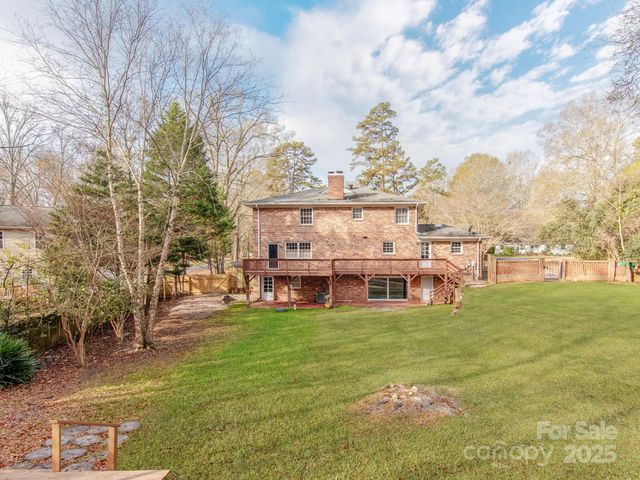 1311 Burtonwood Circle, Charlotte, NC 28212