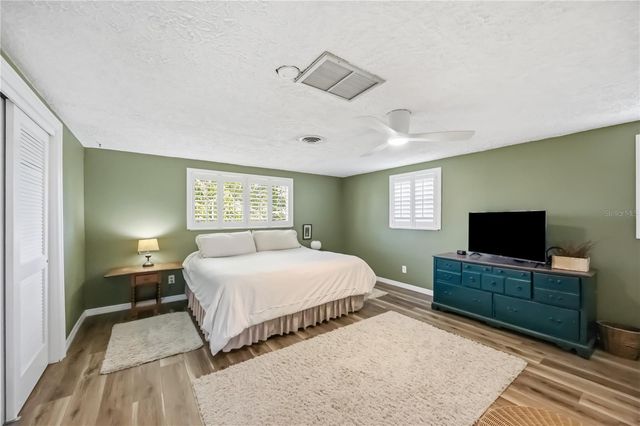 885 E 3RD STREET, Englewood, FL 34223