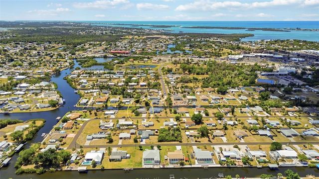 885 E 3RD STREET, Englewood, FL 34223