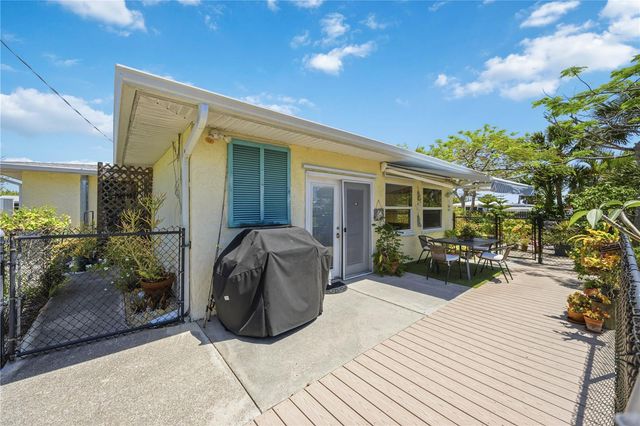885 E 3RD STREET, Englewood, FL 34223