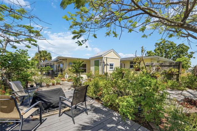 885 E 3RD STREET, Englewood, FL 34223