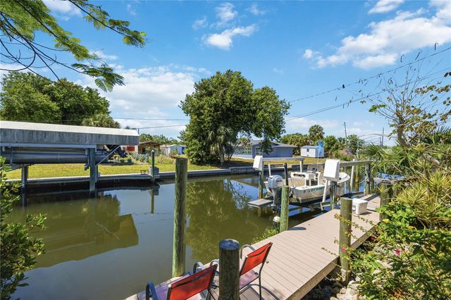 885 E 3RD STREET, Englewood, FL 34223