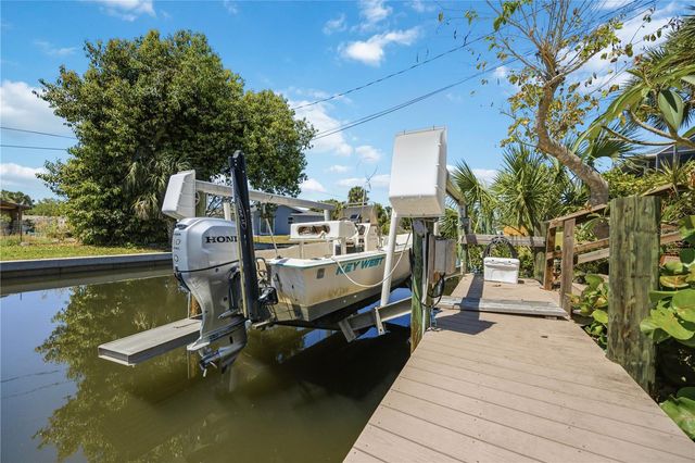 885 E 3RD STREET, Englewood, FL 34223