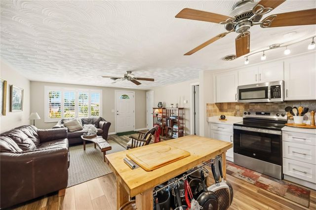 885 E 3RD STREET, Englewood, FL 34223