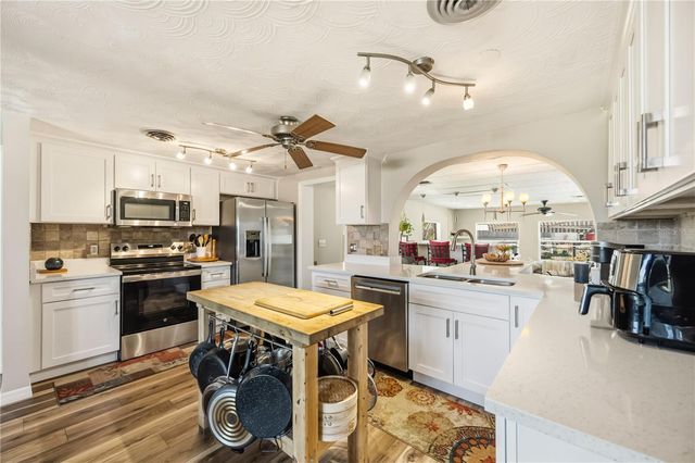 885 E 3RD STREET, Englewood, FL 34223