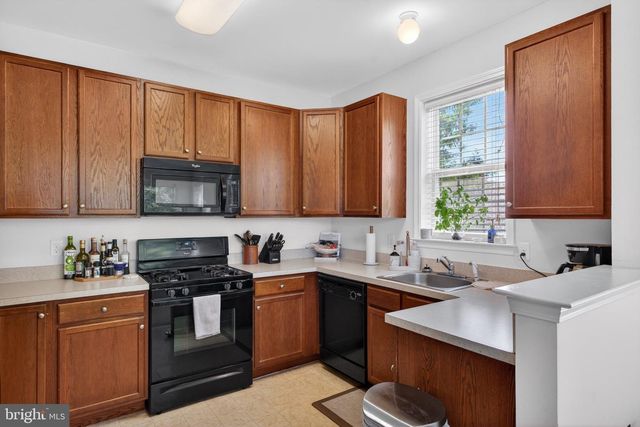 627 TIMBERLAKE DR, Ewing, NJ 08618