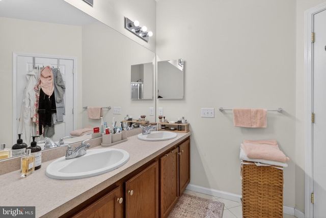 627 TIMBERLAKE DR, Ewing, NJ 08618