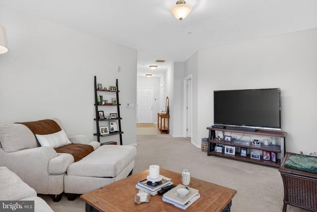 627 TIMBERLAKE DR, Ewing, NJ 08618