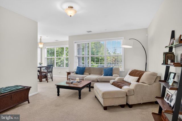 627 TIMBERLAKE DR, Ewing, NJ 08618