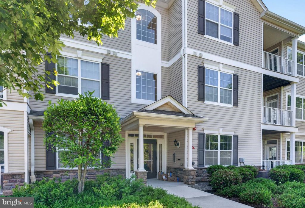 627 TIMBERLAKE DR, Ewing, NJ 08618