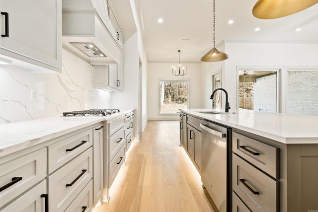 7130 Moonview Place, Alexander, AR 72002