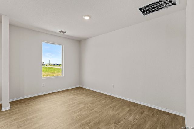 1034 Gladys Run, Seguin, TX 78155