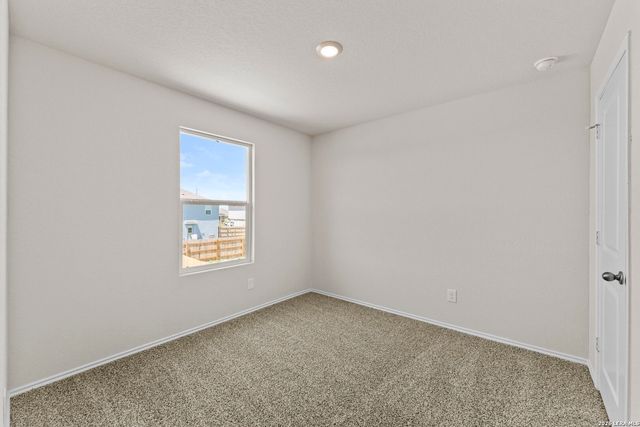 1034 Gladys Run, Seguin, TX 78155