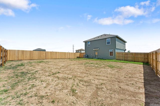 1034 Gladys Run, Seguin, TX 78155
