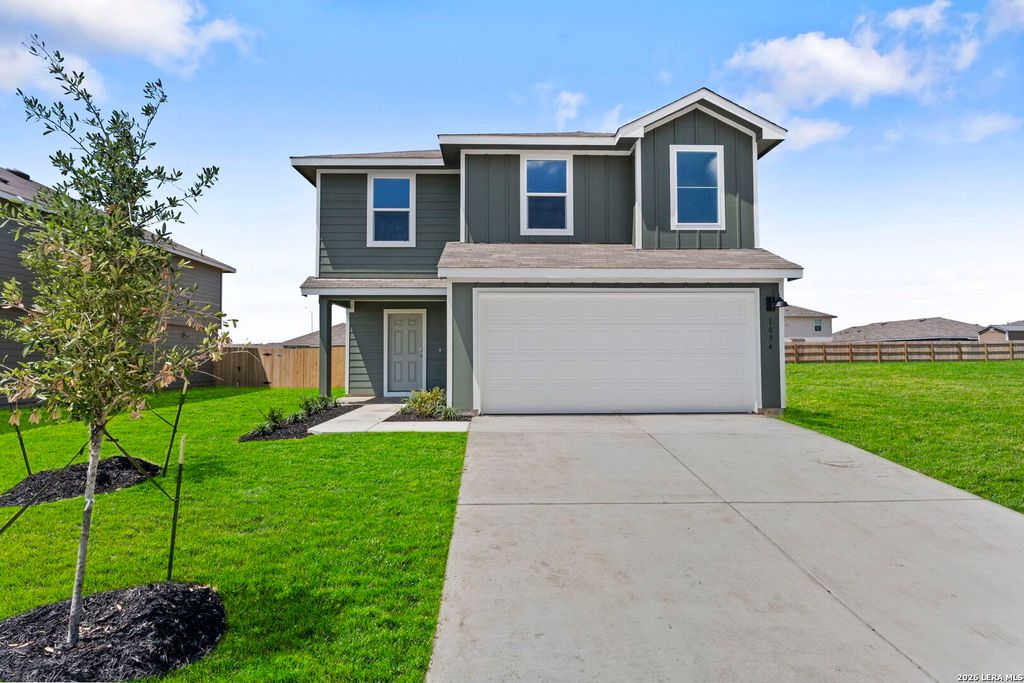 1034 Gladys Run, Seguin, TX 78155