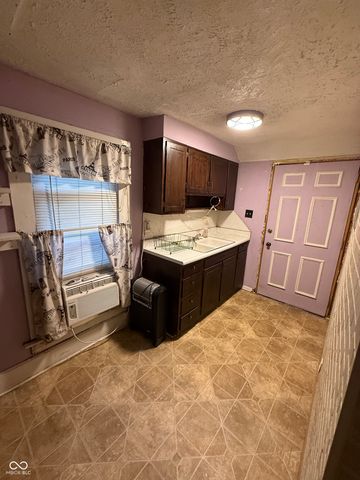 2040 Plum Street, Terre Haute, IN 47804