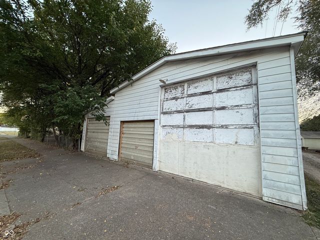 2040 Plum Street, Terre Haute, IN 47804