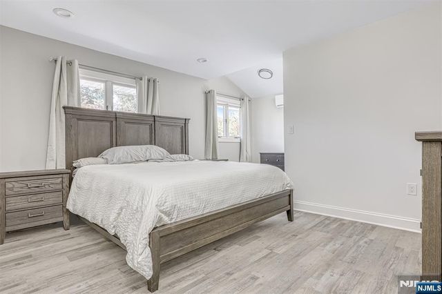 15 Spruce Road, Pompton Lakes, NJ 07442