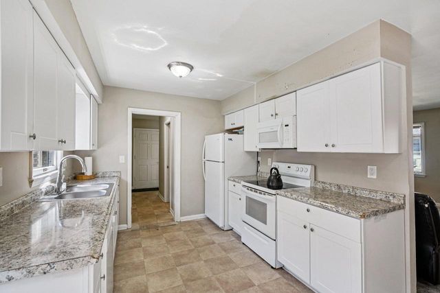 3950 N 58th STREET, Milwaukee, WI 53216