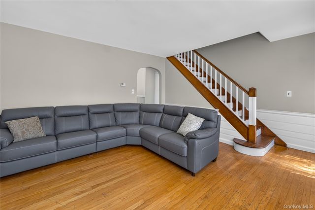 5 E 4th Street, Huntington Station, NY 11746