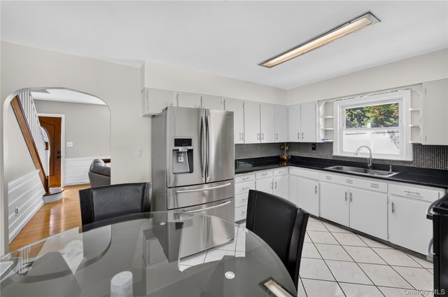 5 E 4th Street, Huntington Station, NY 11746