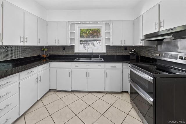 5 E 4th Street, Huntington Station, NY 11746