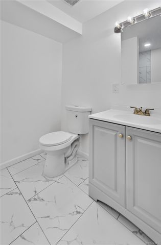 5 E 4th Street, Huntington Station, NY 11746
