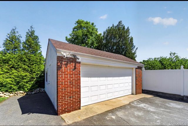 5 E 4th Street, Huntington Station, NY 11746