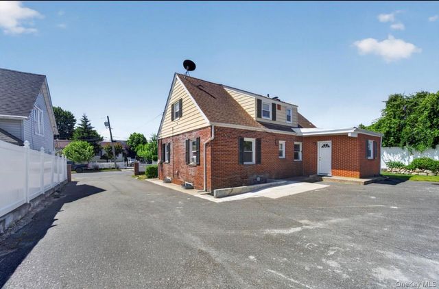 5 E 4th Street, Huntington Station, NY 11746