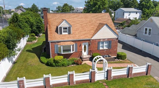 5 E 4th Street, Huntington Station, NY 11746
