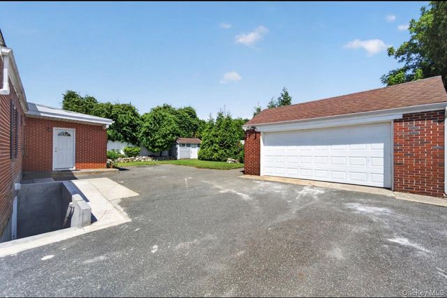 5 E 4th Street, Huntington Station, NY 11746