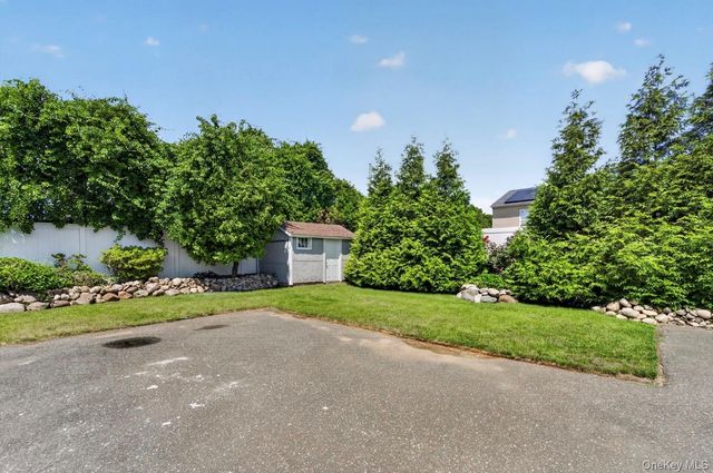 5 E 4th Street, Huntington Station, NY 11746
