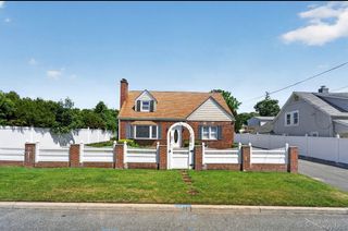 5 E 4th Street, Huntington Station, NY 11746
