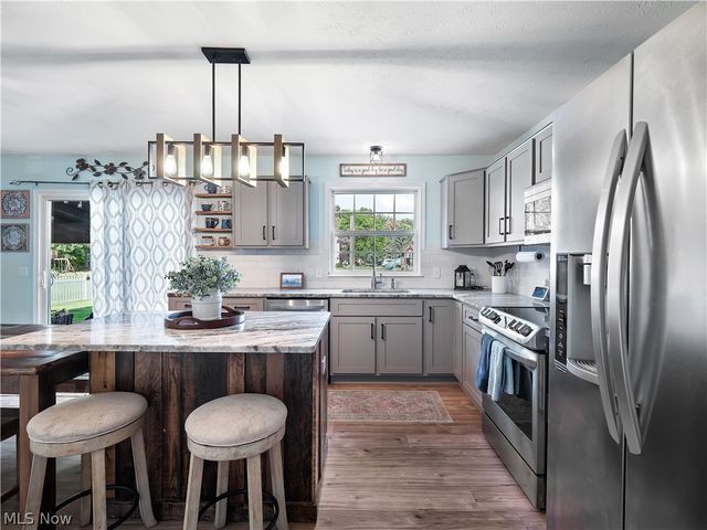 27008 Cascade Court, Olmsted Falls, OH 44138
