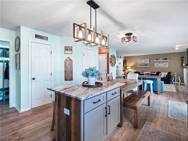 27008 Cascade Court, Olmsted Falls, OH 44138