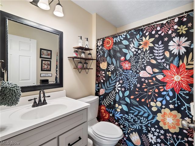 27008 Cascade Court, Olmsted Falls, OH 44138