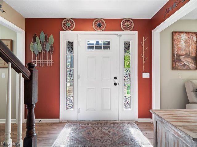 27008 Cascade Court, Olmsted Falls, OH 44138