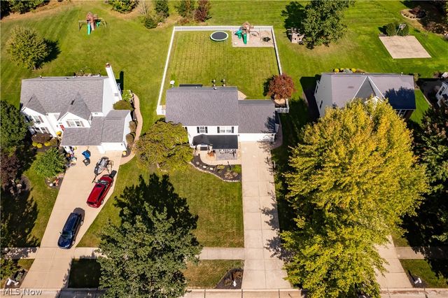 27008 Cascade Court, Olmsted Falls, OH 44138