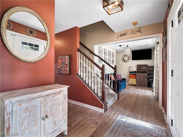 27008 Cascade Court, Olmsted Falls, OH 44138