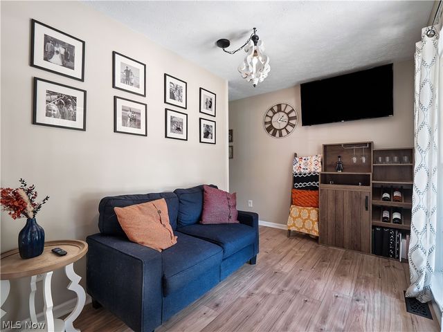 27008 Cascade Court, Olmsted Falls, OH 44138