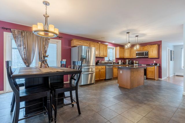 94 Winkley Farm Lane, Rochester, NH 03867