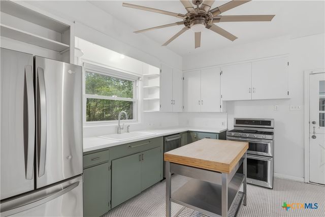 952 Bismark Street, Seguin, TX 78155