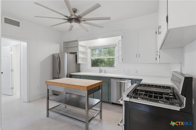 952 Bismark Street, Seguin, TX 78155