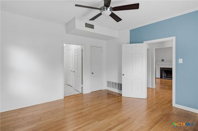 952 Bismark Street, Seguin, TX 78155