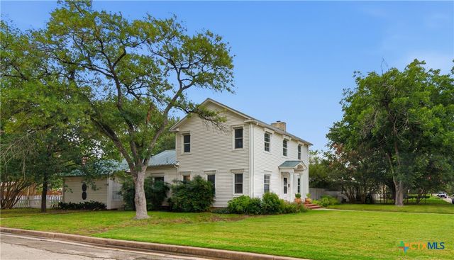 952 Bismark Street, Seguin, TX 78155