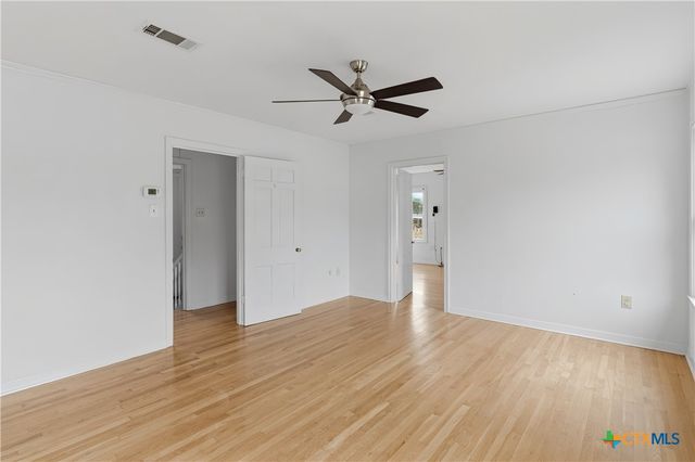 952 Bismark Street, Seguin, TX 78155
