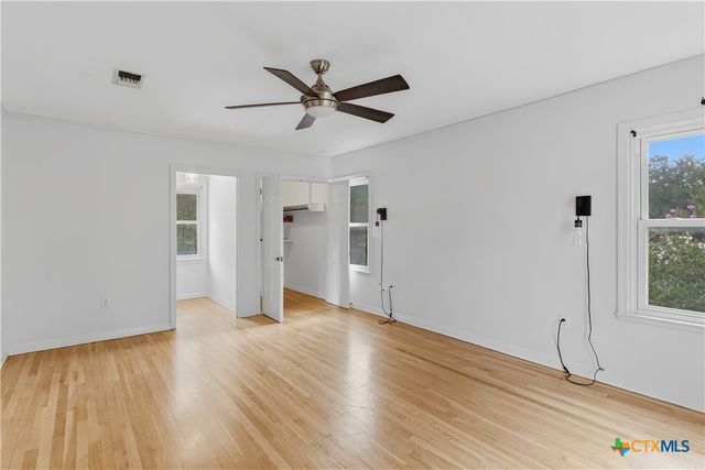 952 Bismark Street, Seguin, TX 78155