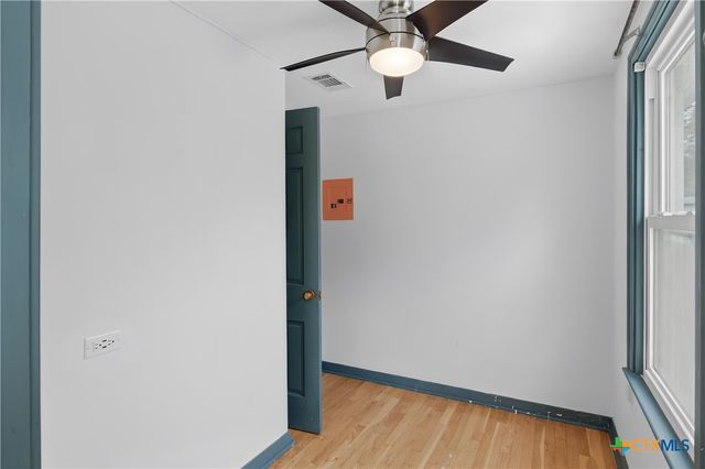 952 Bismark Street, Seguin, TX 78155